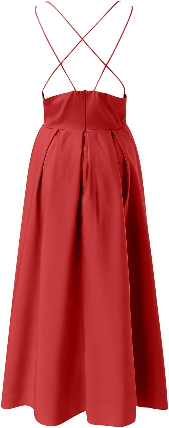 GR | A light dress with delicate spaghetti straps 