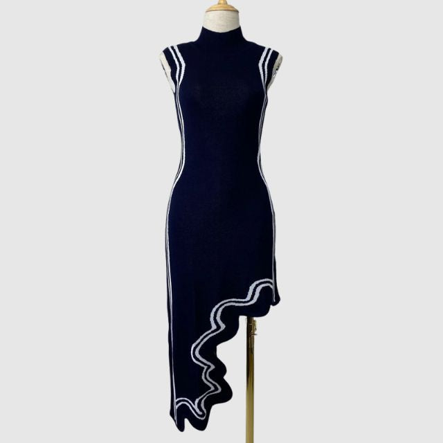 GR | Sleeveless dress with contrasting piping