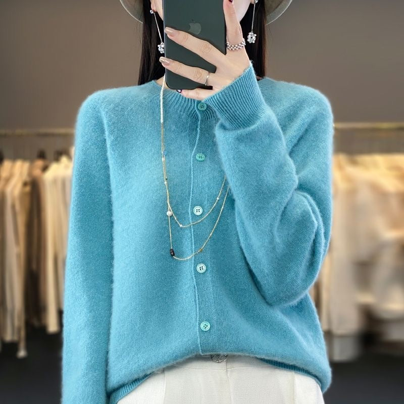 GR | Merino wool cardigan with round neck and long sleeves