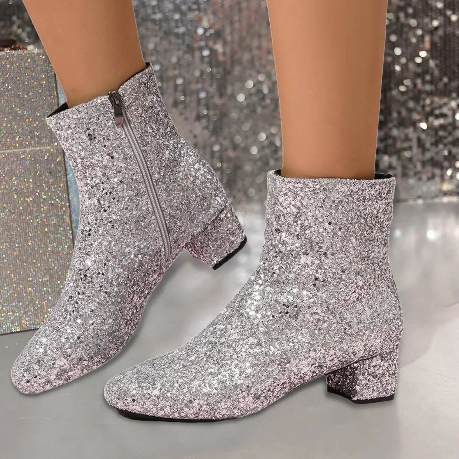 GR | Fashionable ankle boot with block heel and side zipper