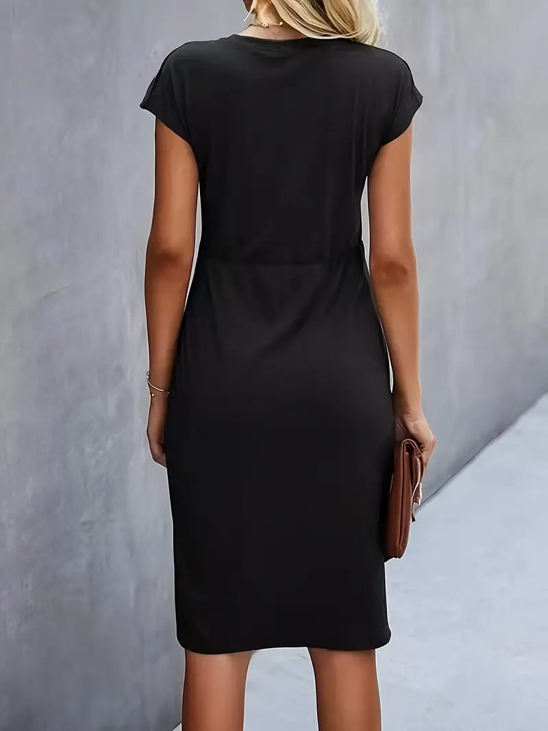GR | Stylisches Figurbetontes Kleid mit Rundhalsausschnitt