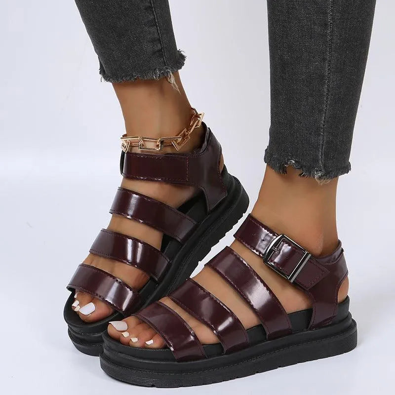 GR | Sandals with buckle and platform with open toes