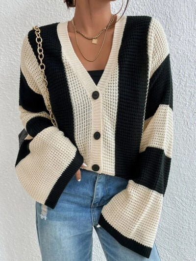 GR | Gestreifter Knopf-Cardigan
