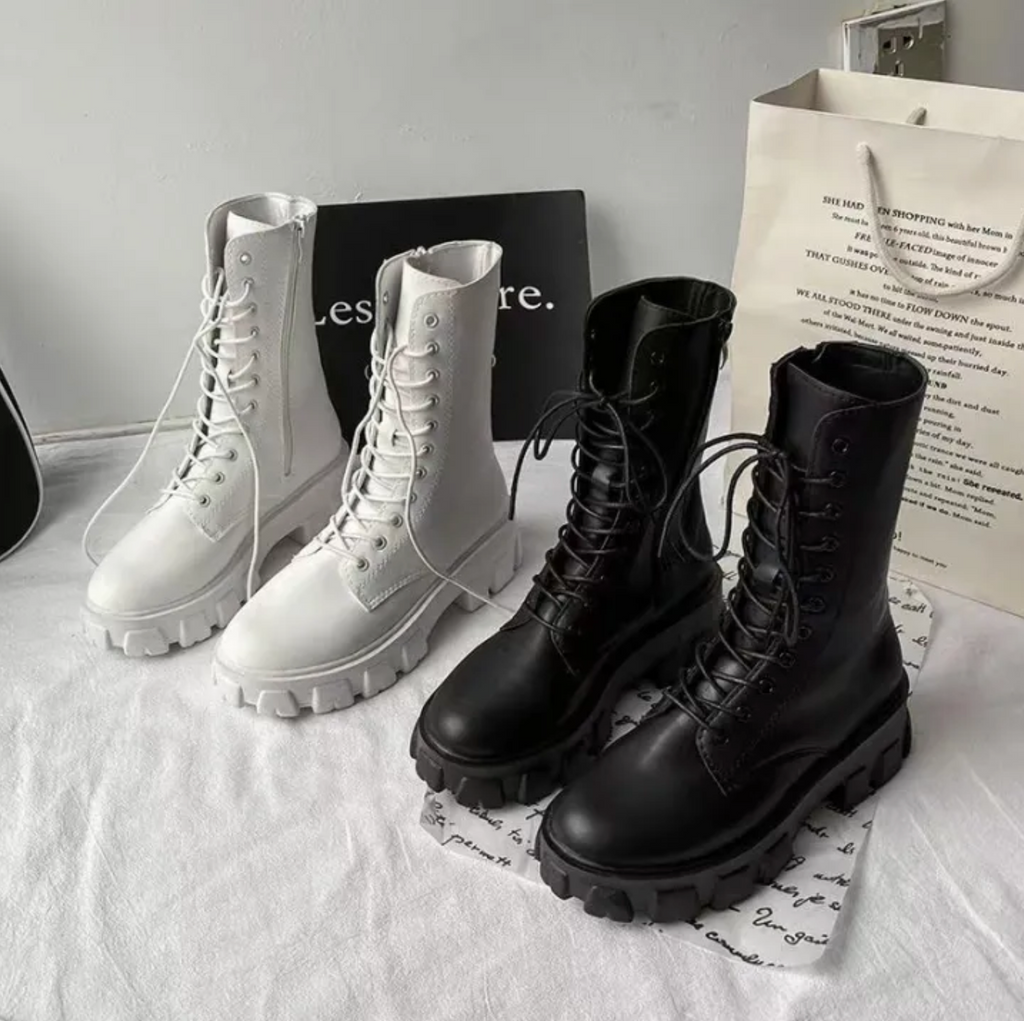 GR | Ankle boots with laces