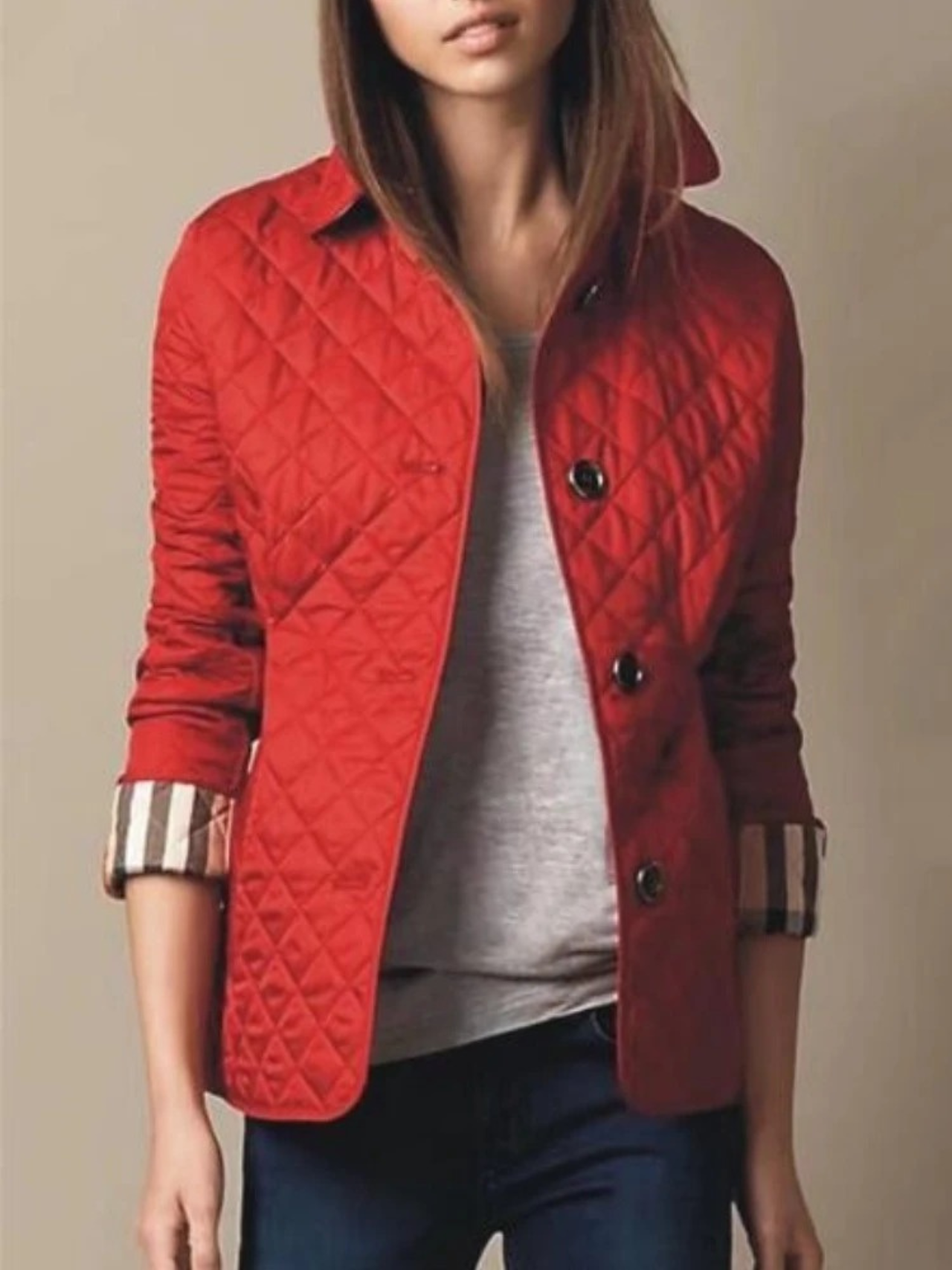 GR | Short quilted women's jacket with buttons and collar, elegant