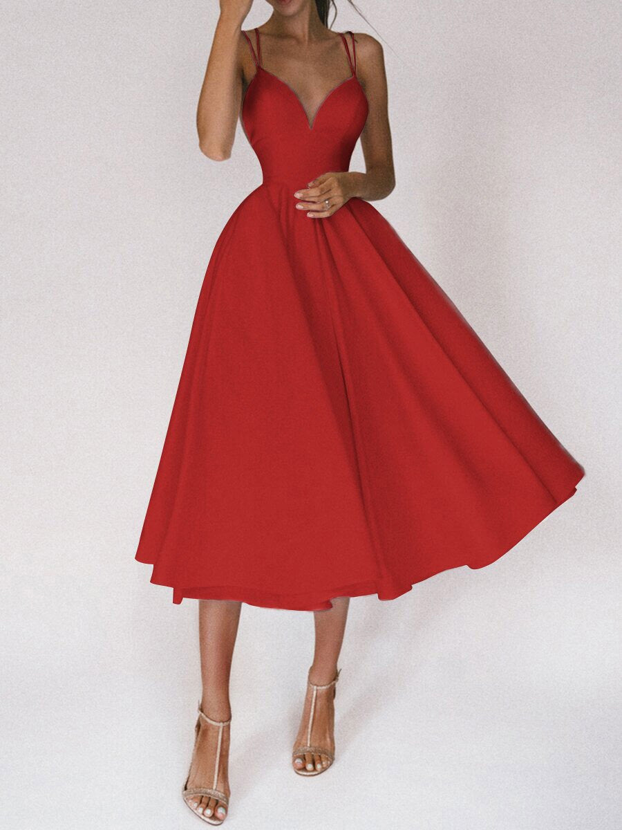 GR Grace | Das elegante Trägerkleid mit V-Ausschnitt