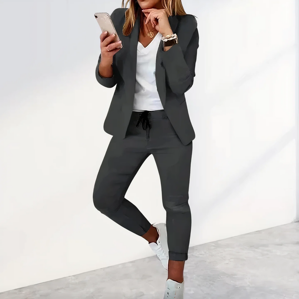 GR | Blazer and trouser suit for women