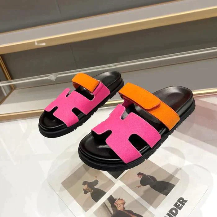 flat-bottomed sandal