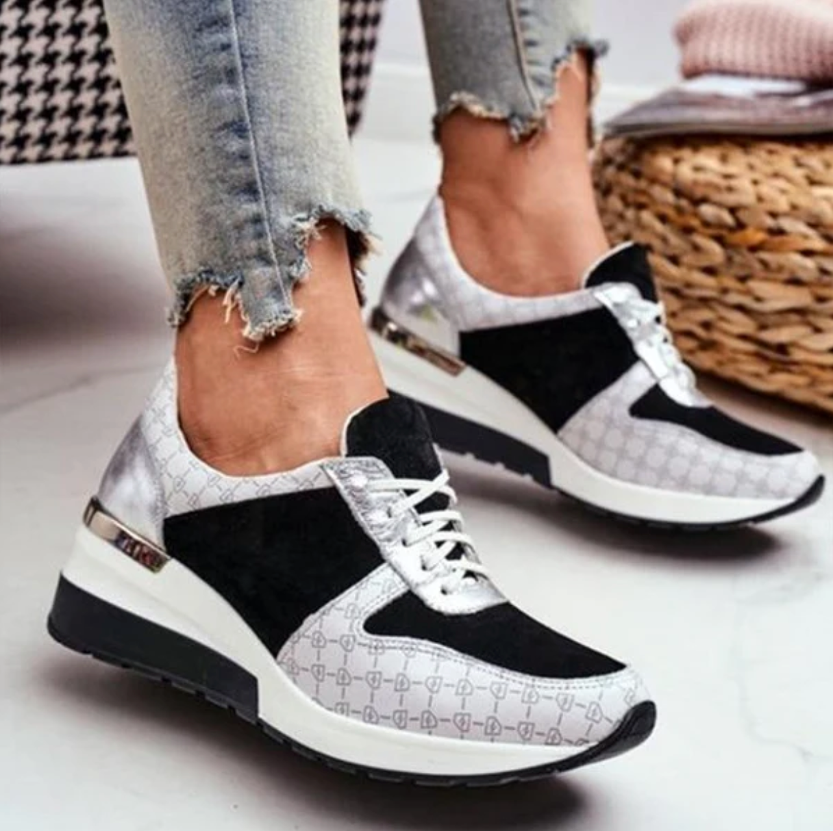 GR | Stylish wedge sneakers