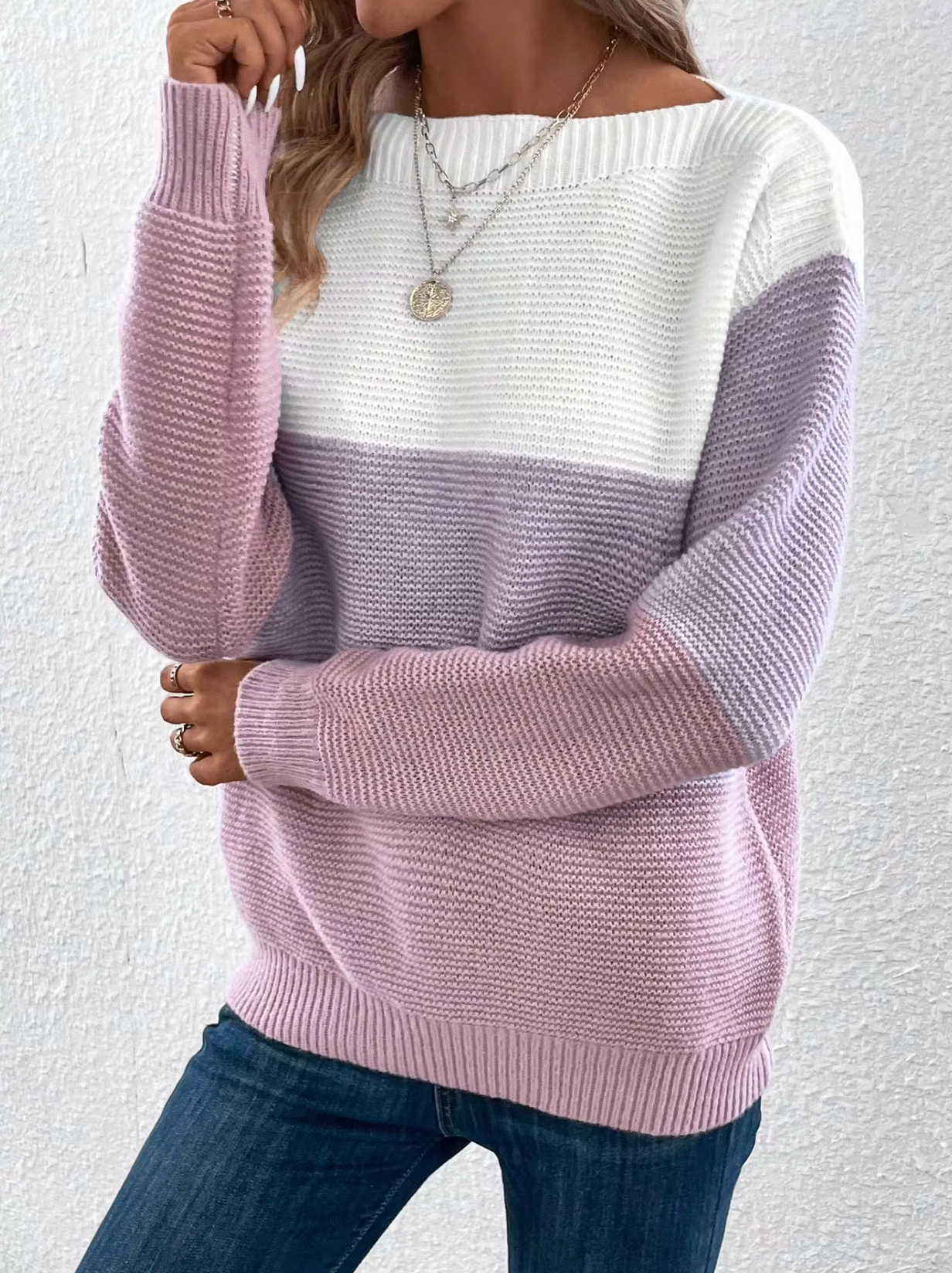– Elegant three-color sweater
