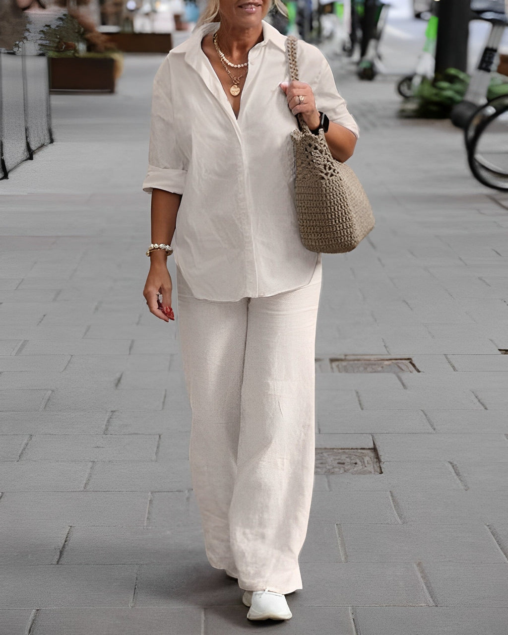 GR | Relaxed linen trousers with a breezy fit for women