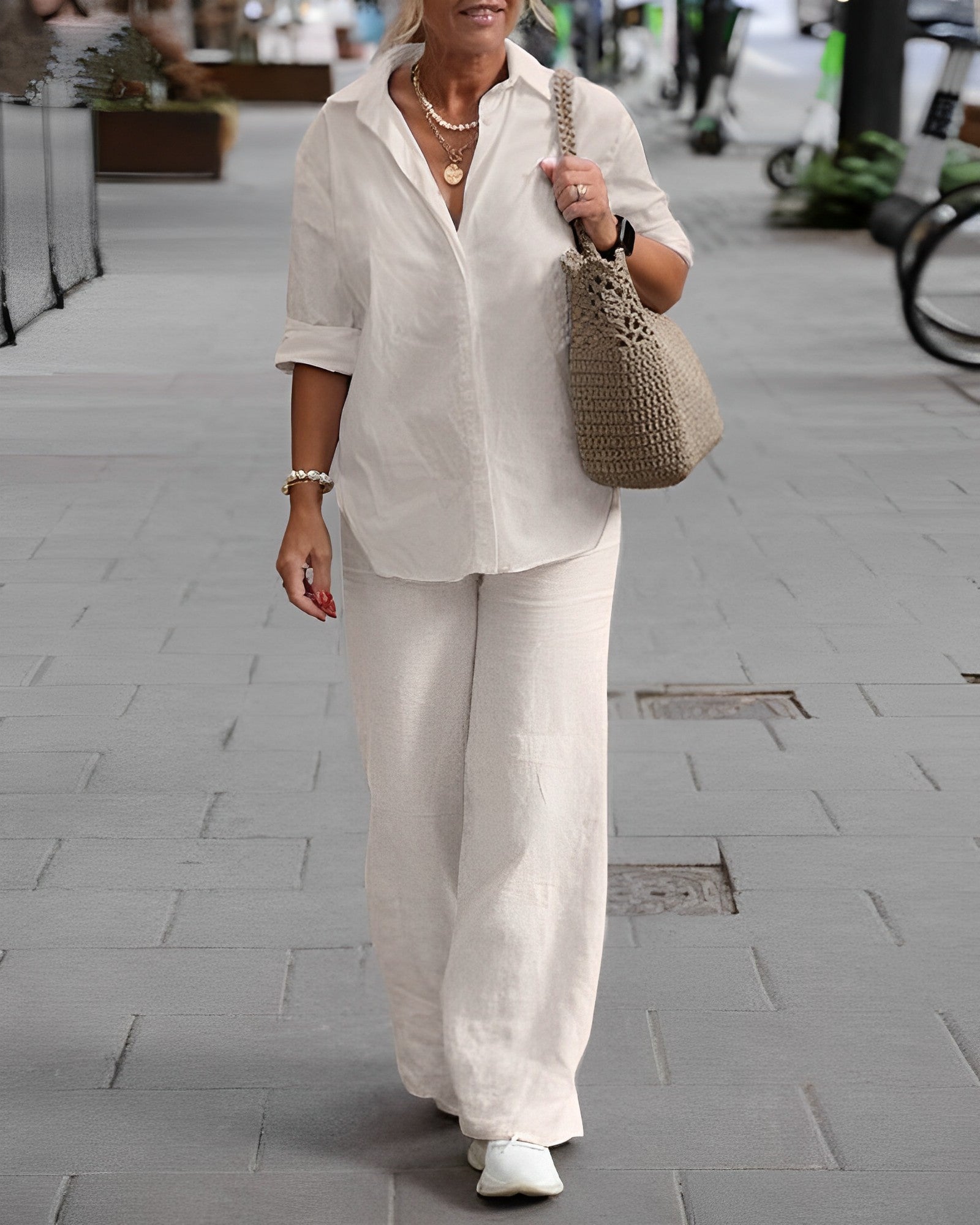 GR | Relaxed linen trousers with a breezy fit for women