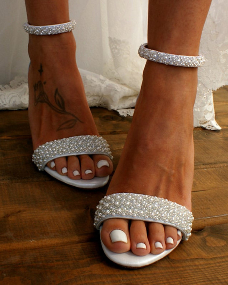 GR | Elegant bridal sandals with pearl details for women
