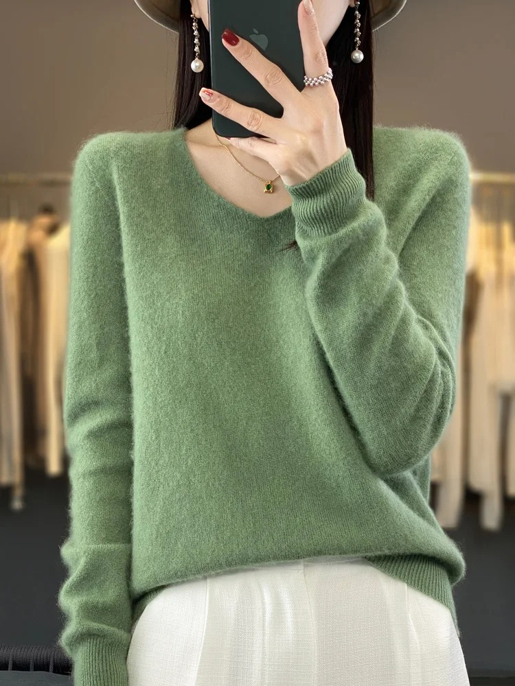 GR | Women's Cashmere Pullover, Elegant V-neck, Soft & Comfortable