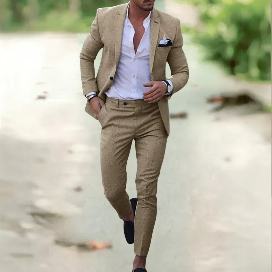 GR | Elegant and luxurious suit