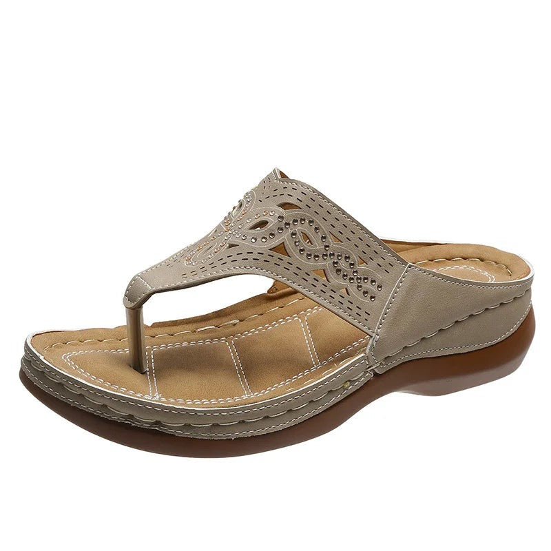 Sandals with optimal support
