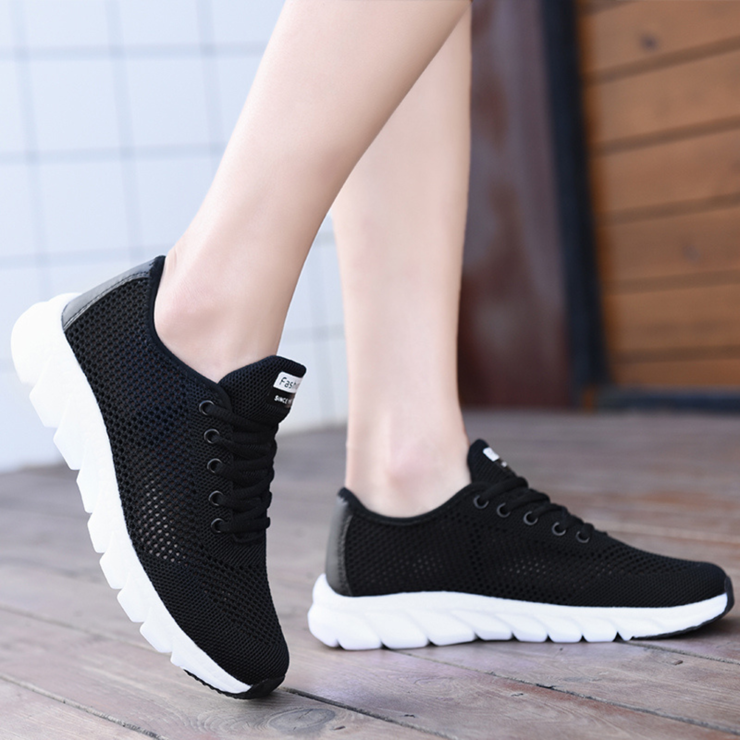 GR | Active - Lightweight women's sports shoes with extra support 