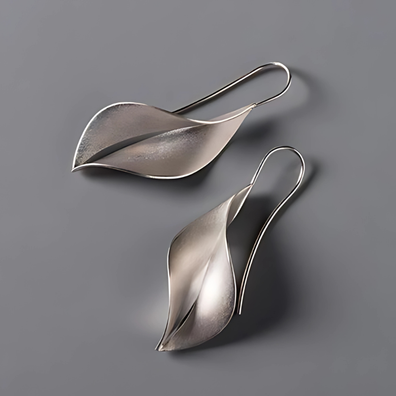 GR | Leaf-shaped silver vintage earrings