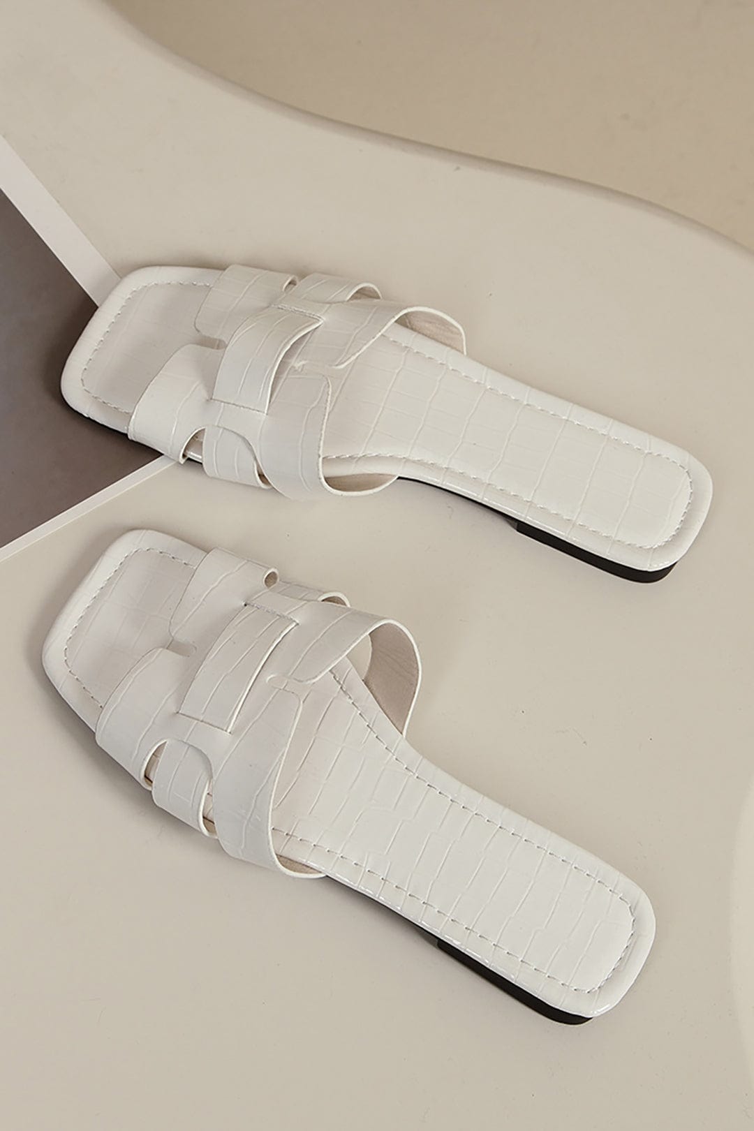 GR | White Slides with Crocodile Look