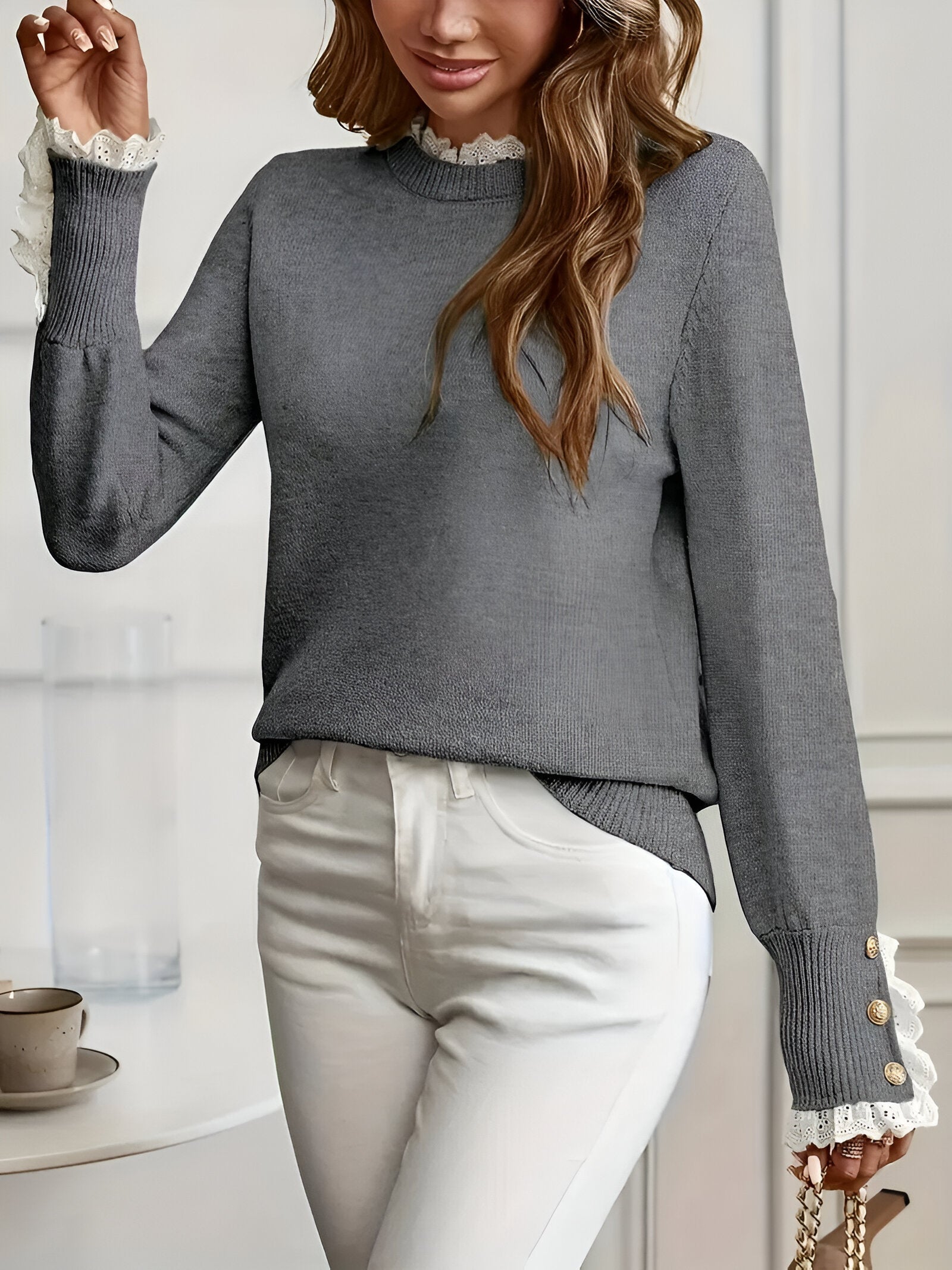 GR | Comfortable & elegant sweater with button closure