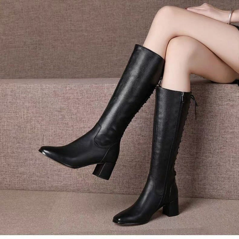 GR | Luxurious vegan leather ankle boots with zipper