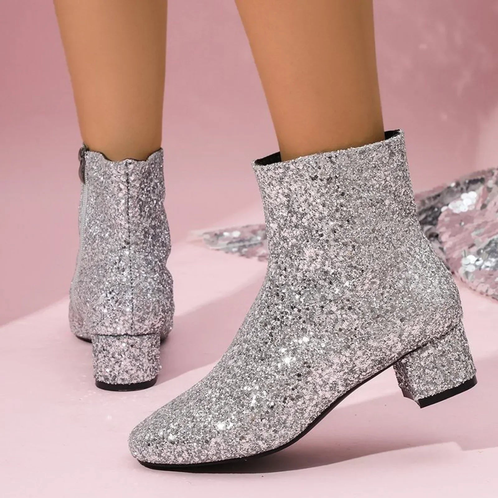 GR | Fashionable ankle boot with block heel and side zipper