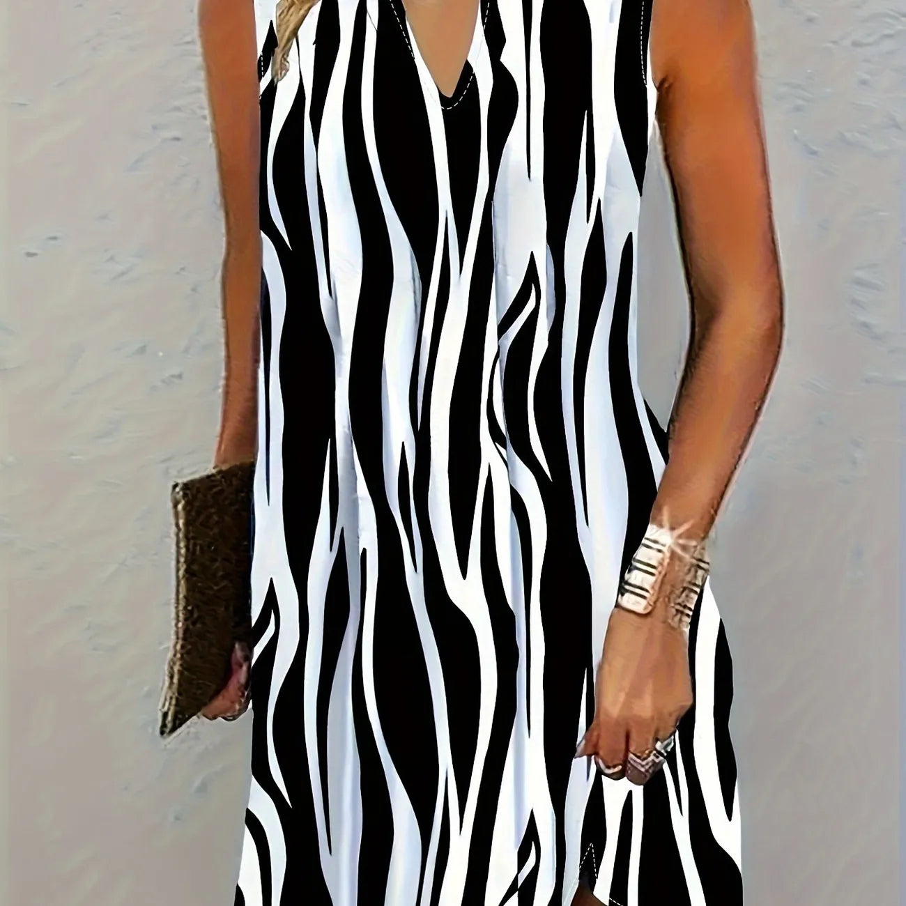 GR | Striking striped sleeveless dress