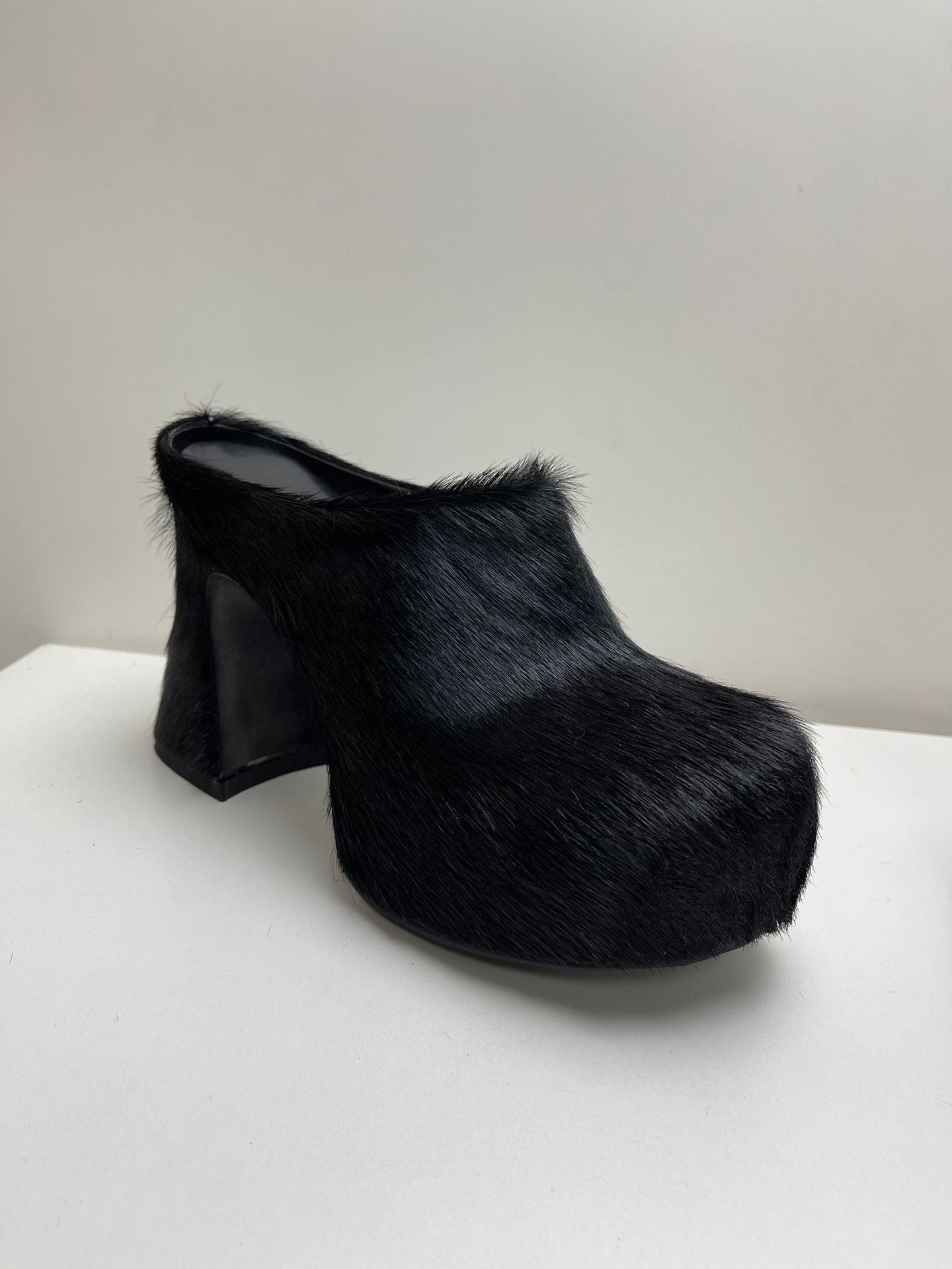 GR | Closed Toe Horsehair Chunky Heel Waterproof Platform Slippers