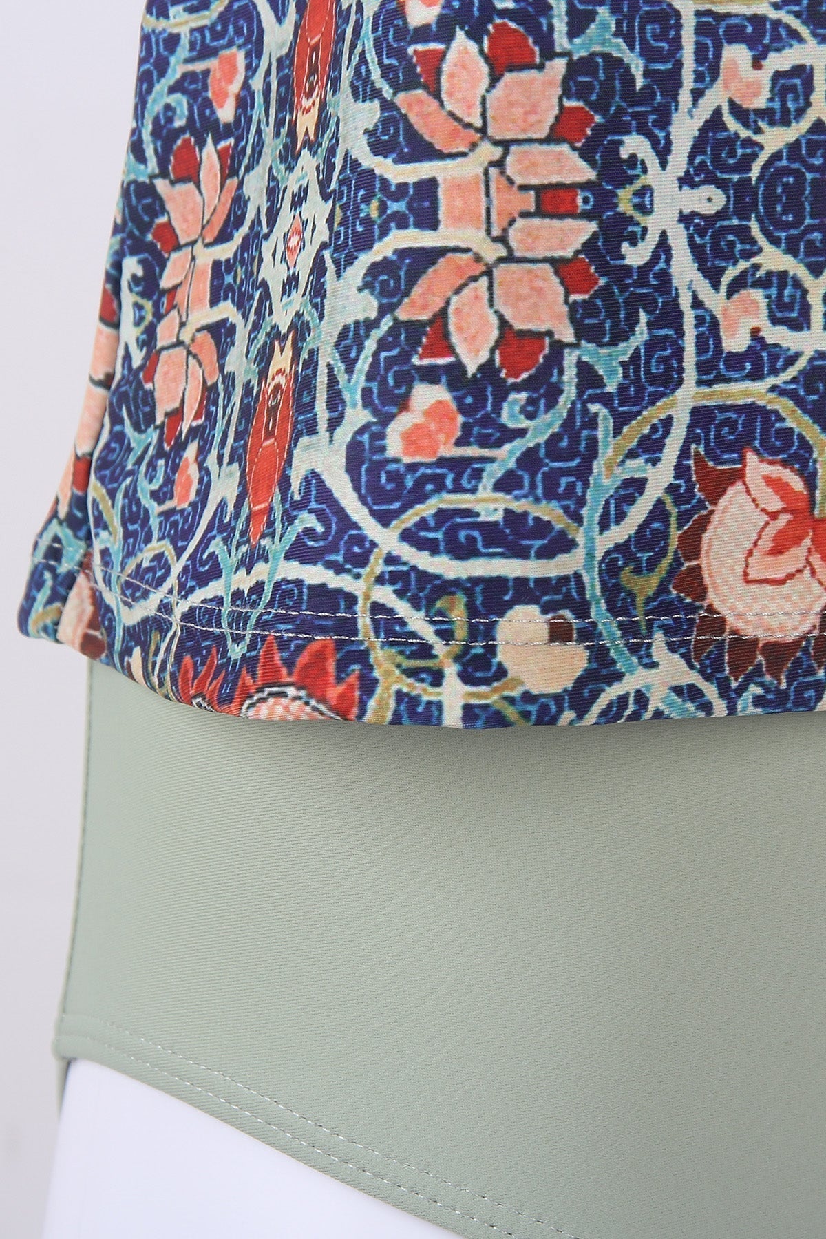 GR | Glamorous sleeveless swimwear with print