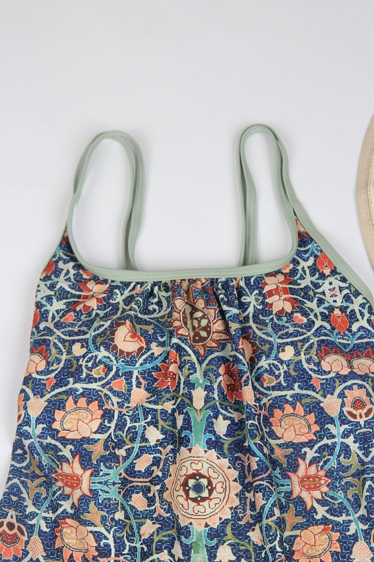GR | Glamorous sleeveless swimwear with print