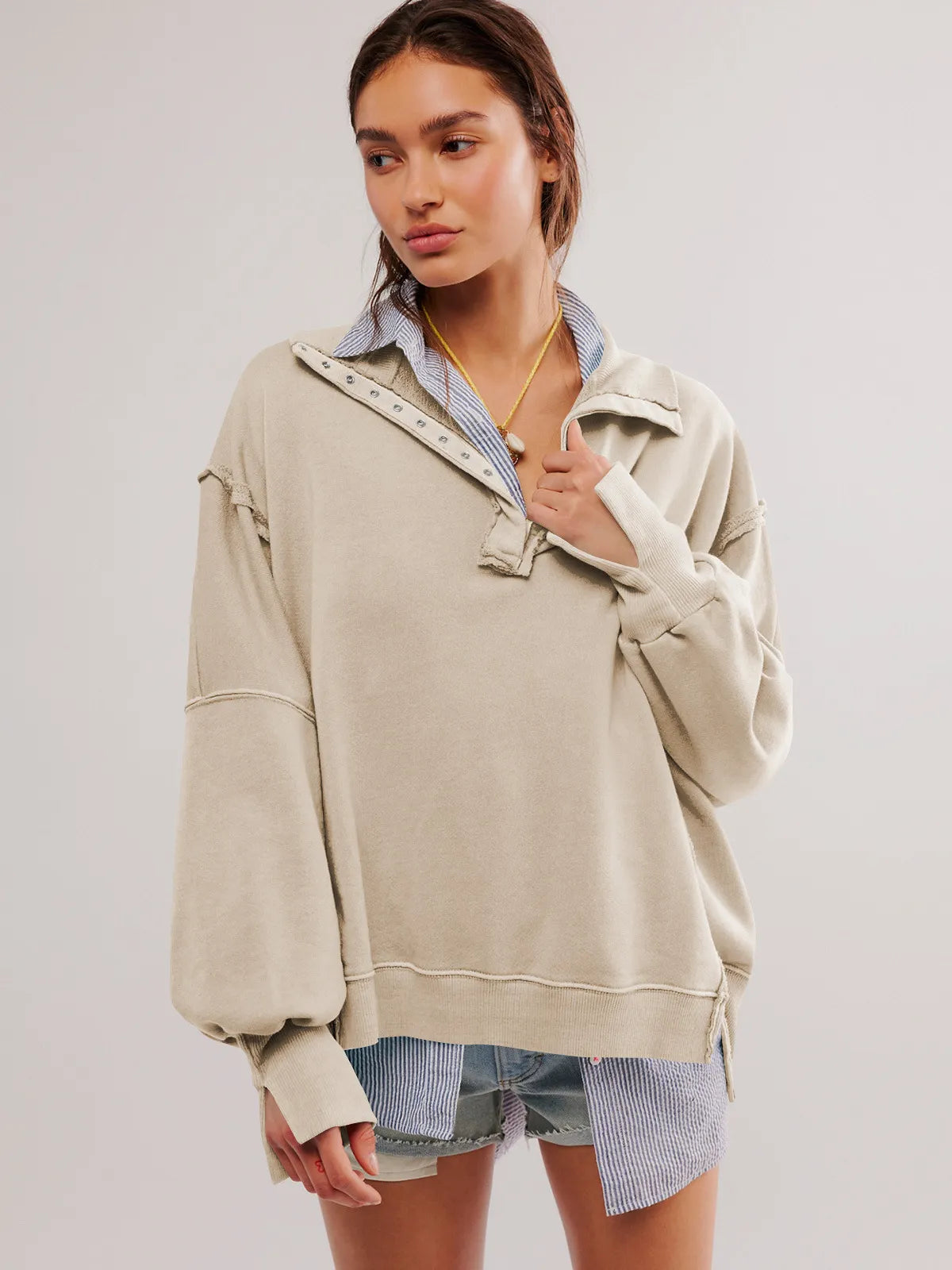 GR - Casual sweatshirt with buttons and lamp sleeves