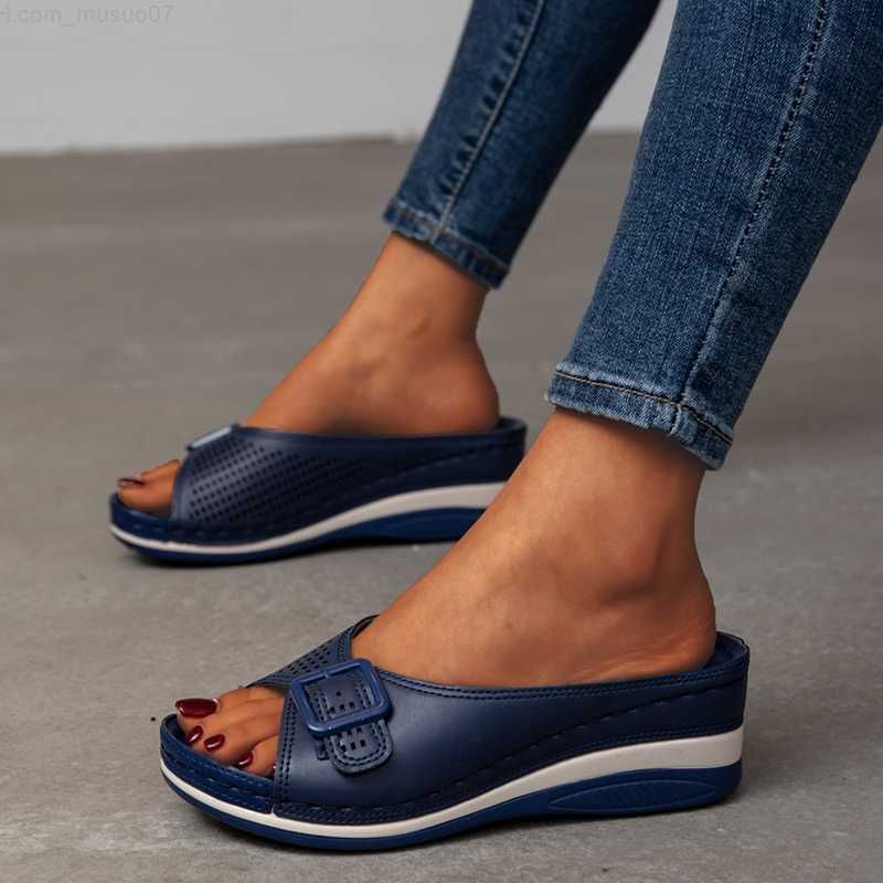 GR | Orthopedic sandal with soft footbed