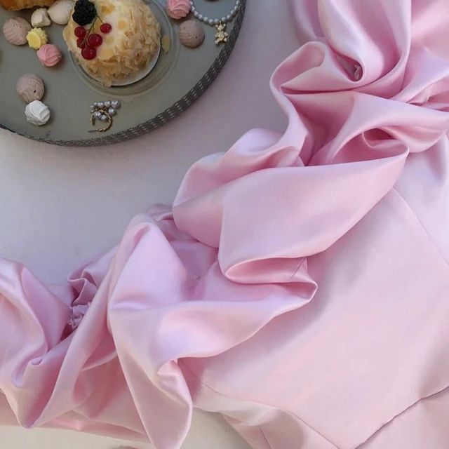 GR | Off-the-shoulder cocktail dress with ruffle detail