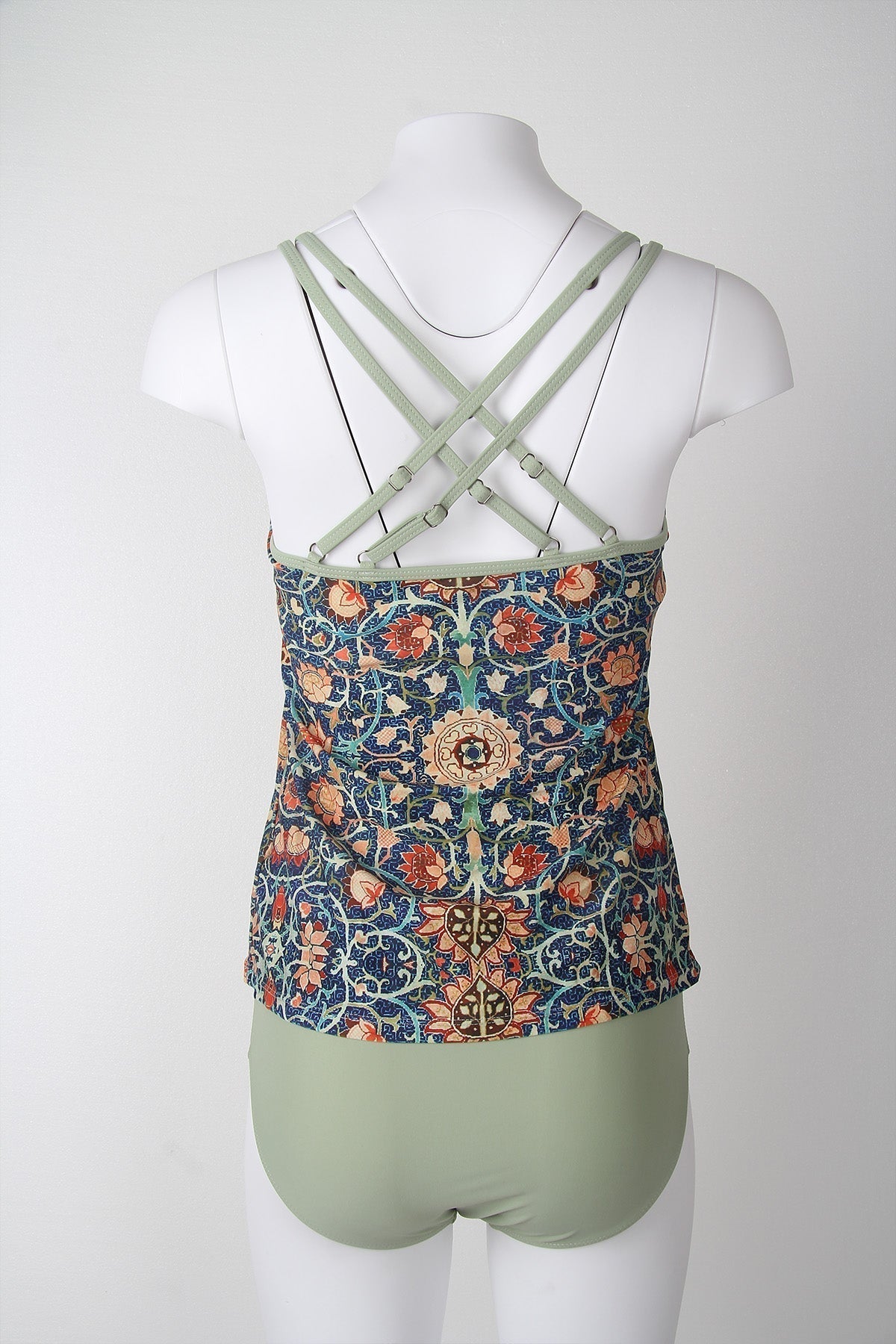 GR | Glamorous sleeveless swimwear with print