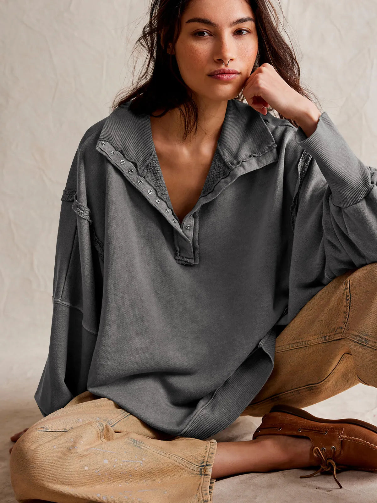 GR - Casual sweatshirt with buttons and lamp sleeves