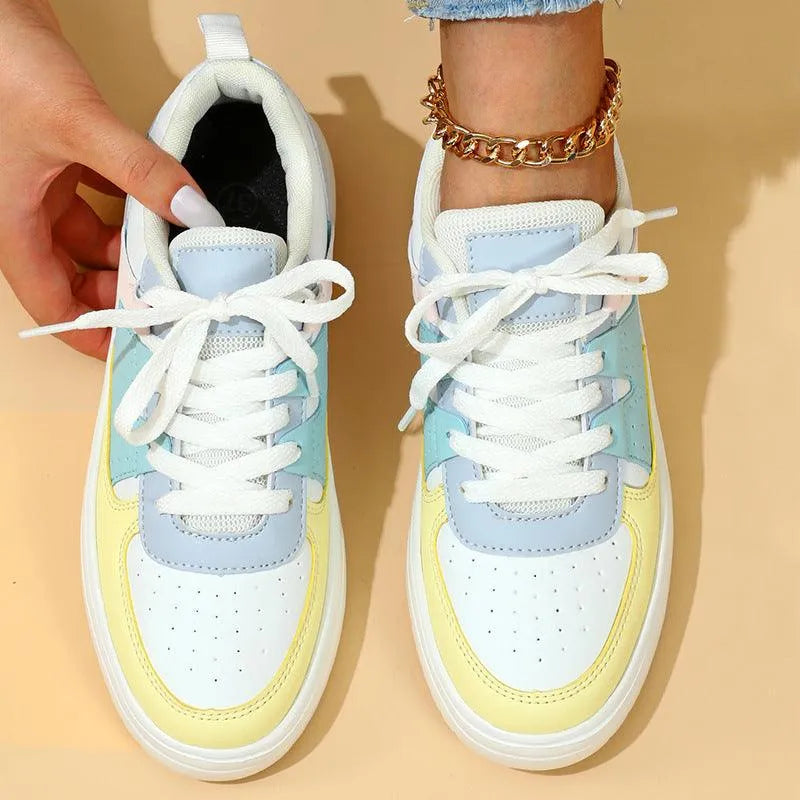 GR | Sneakers with a soft platform