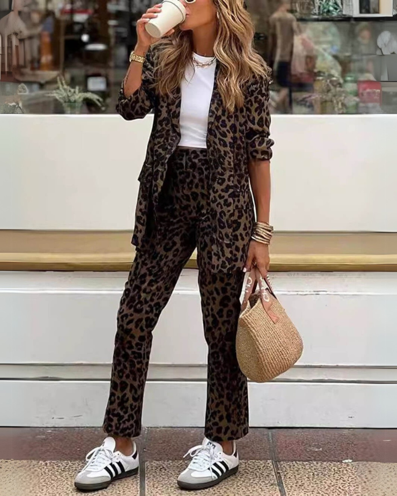 GR | Elegant set with leopard print