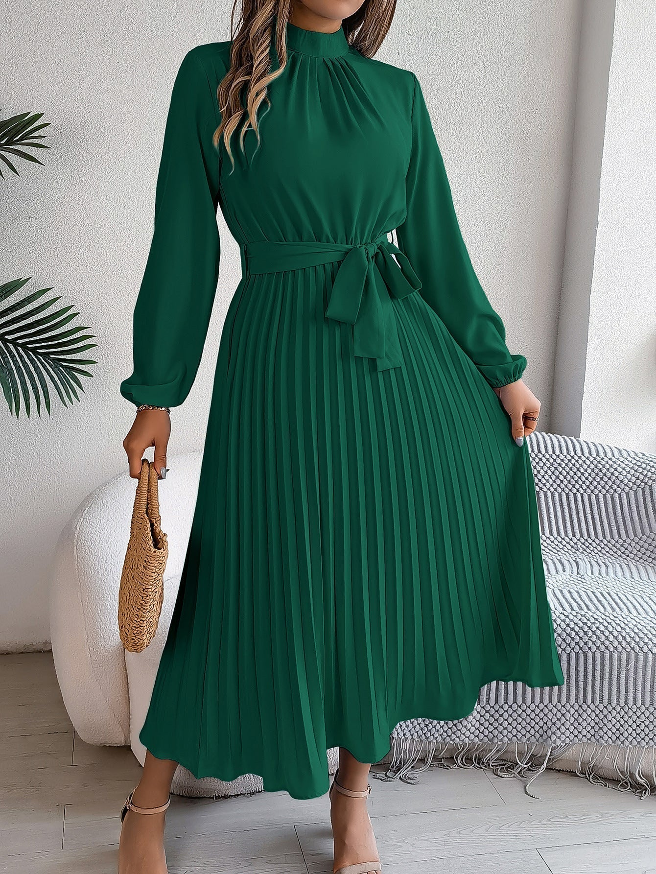 GR | Elegant and timeless pleated dress