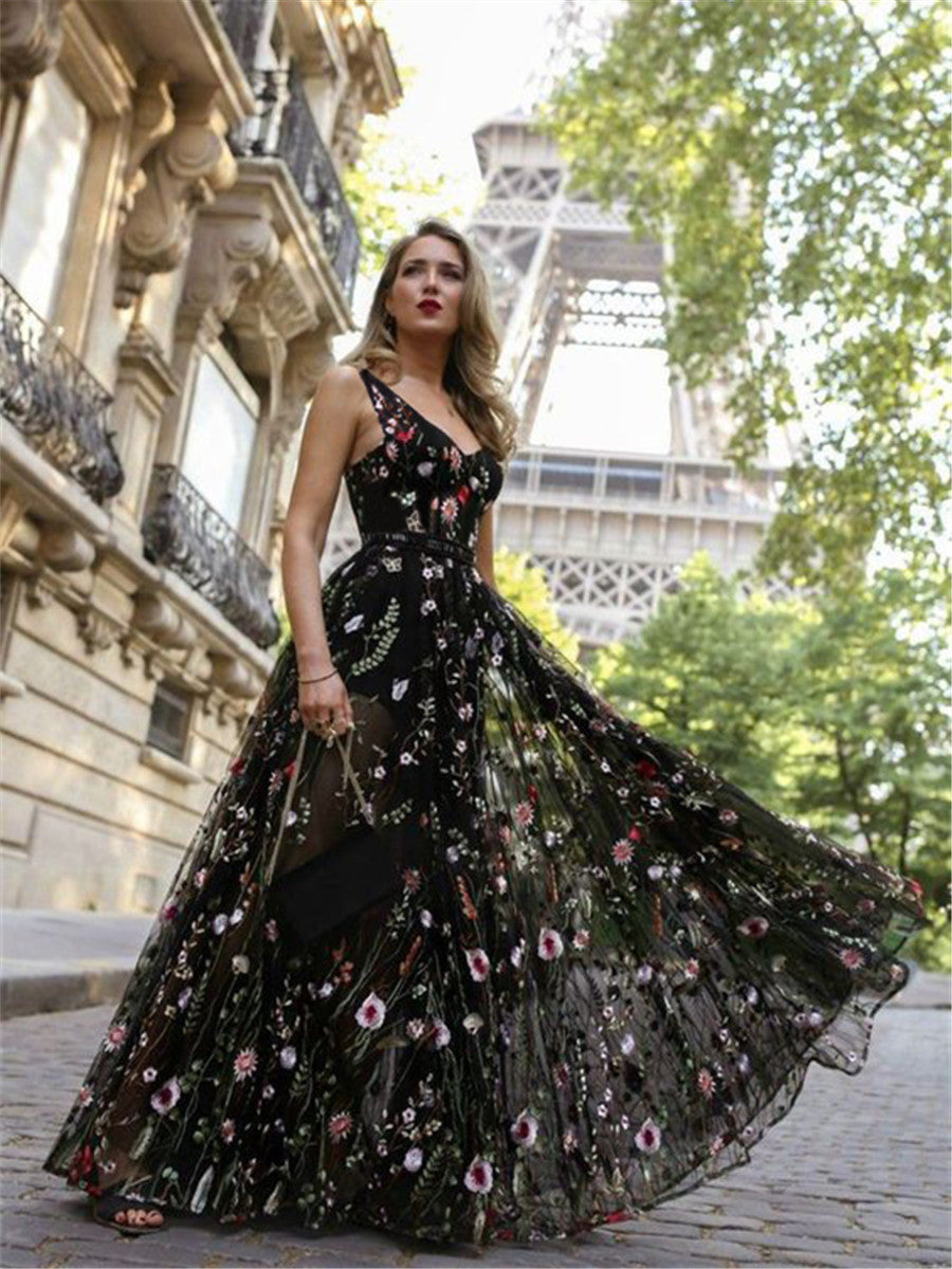 GR | Fabulous Sleeveless Embroidered Dress 