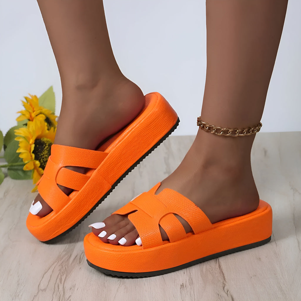 GR | Comfortable flip-flop sandals with a thick sole and non-slip surface