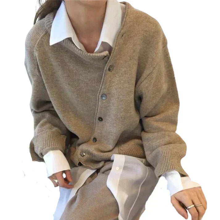 GR | Soft cardigan with diagonal button placket