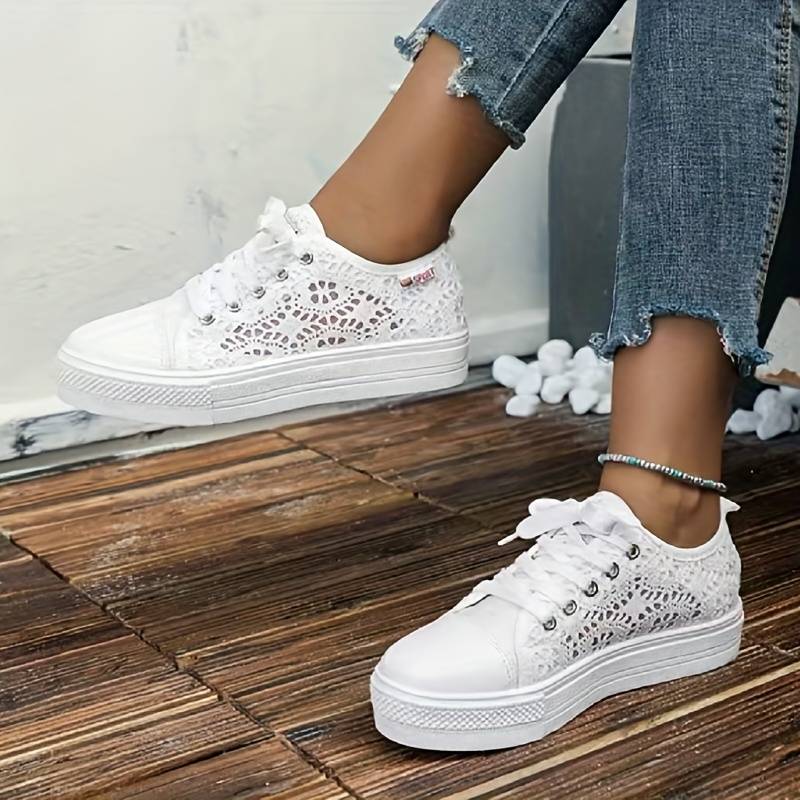 GR | Stylish and airy lace sneakers