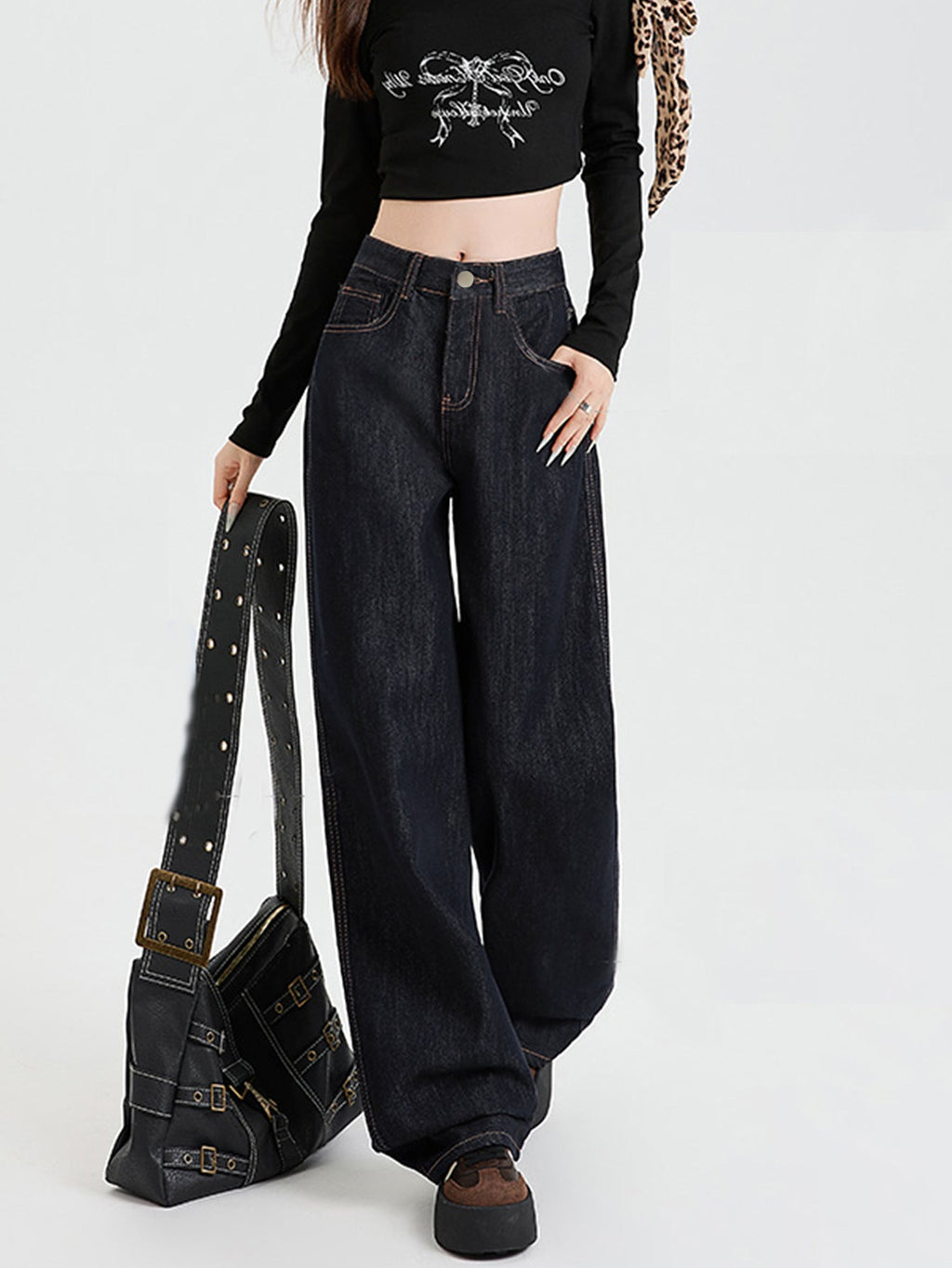 GR | Loose-fitting dark high-waisted floor-length denim trousers