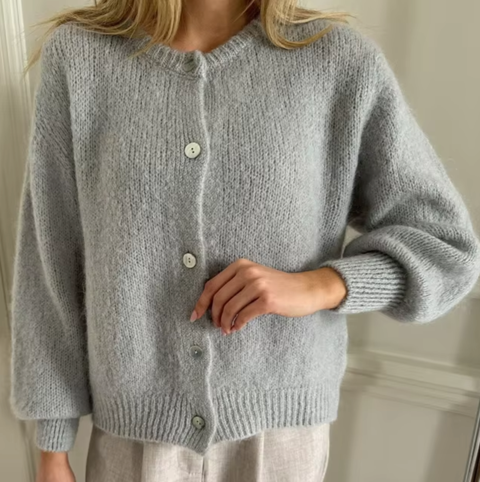 GR – Gebreid vest with knoopsluiting