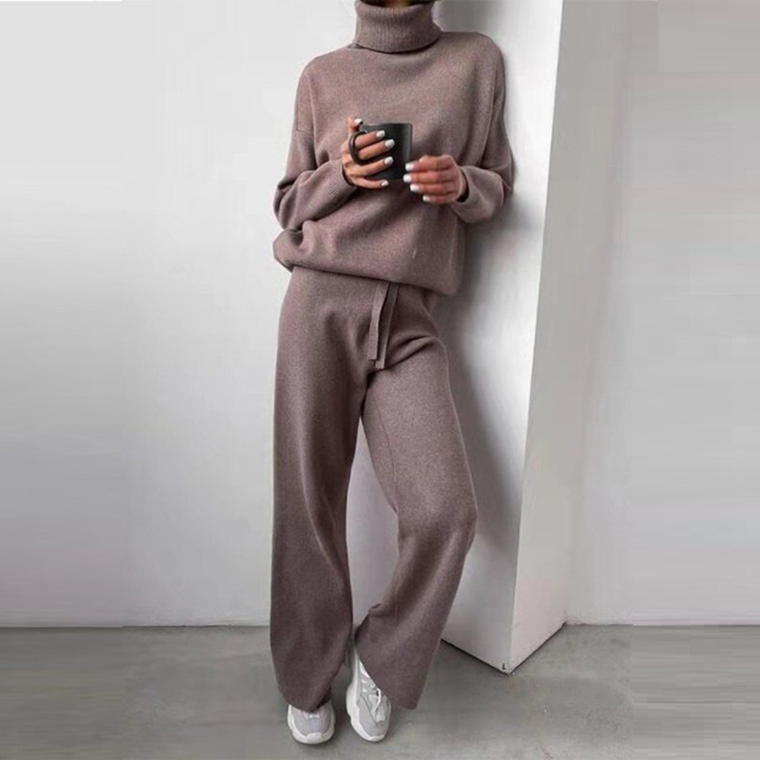 GR | Comfortable 2-piece set consisting of a turtleneck sweater and long trousers