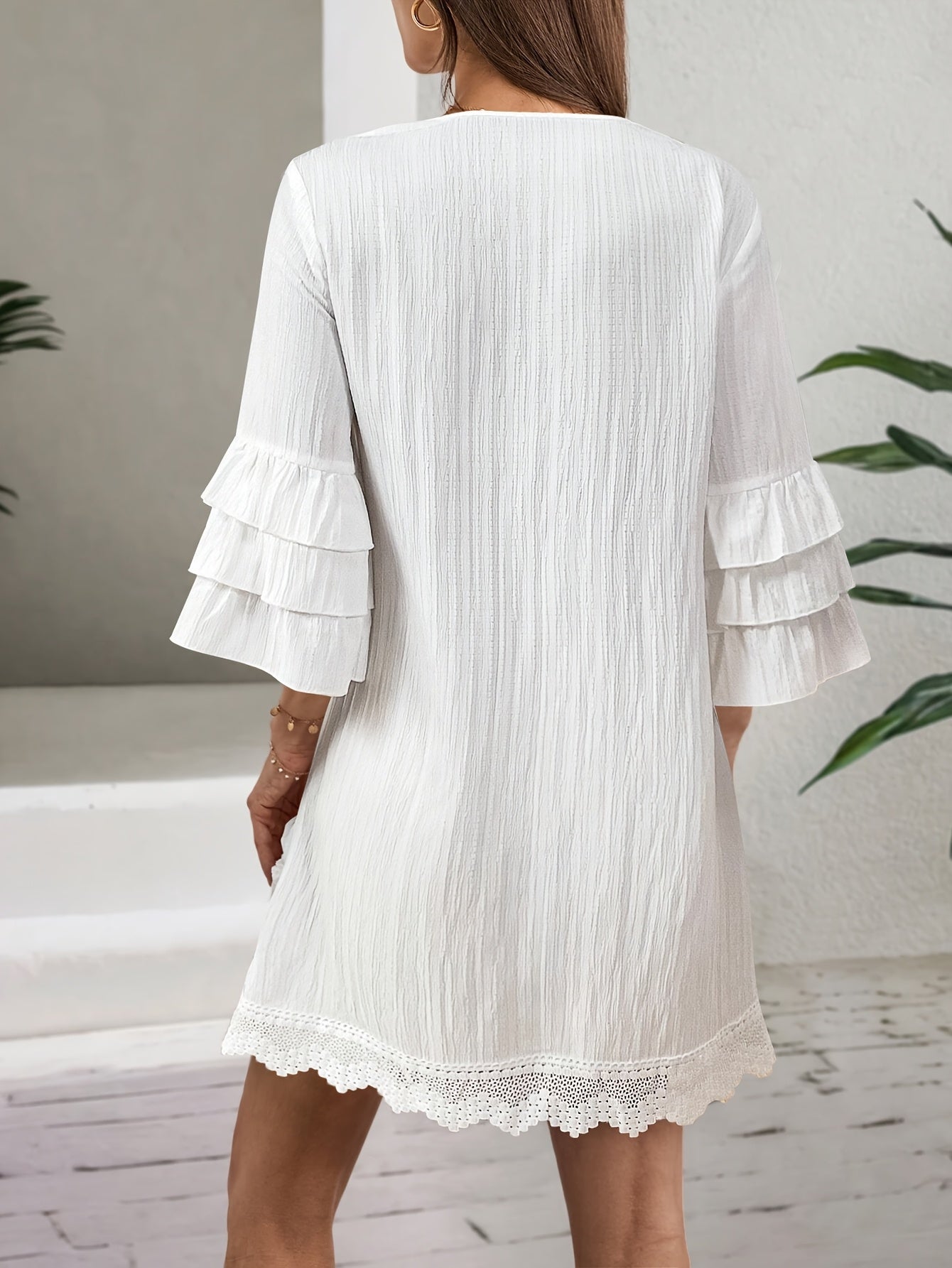 GR | Damenkleid mit Stickerei und Pompons 3/4 Ärmel Weiß