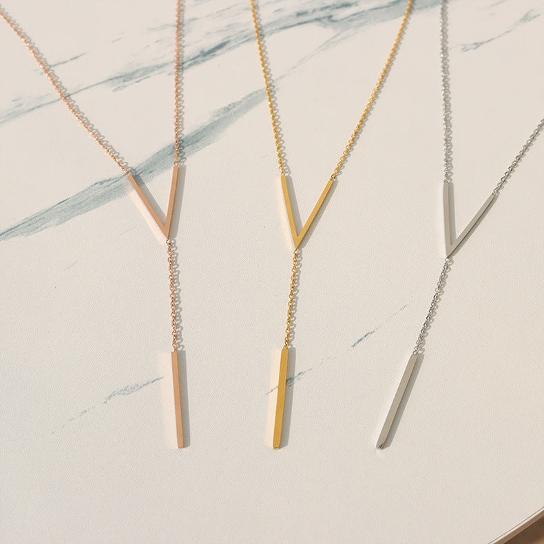 GR | V-shaped gold necklace