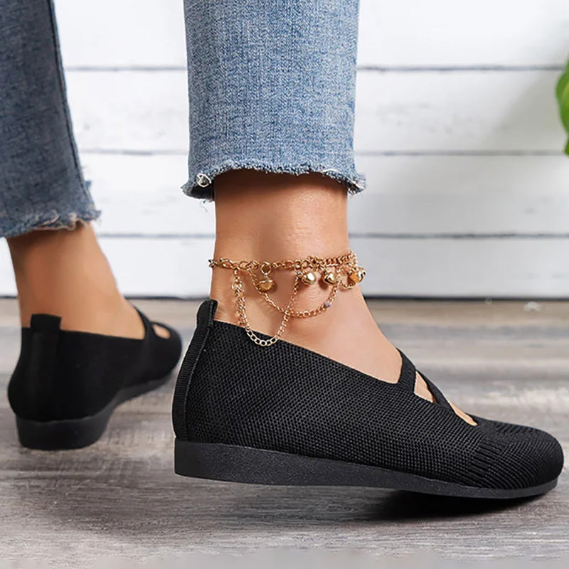 GR | Flat slippers with strap across the instep and flat sole for women