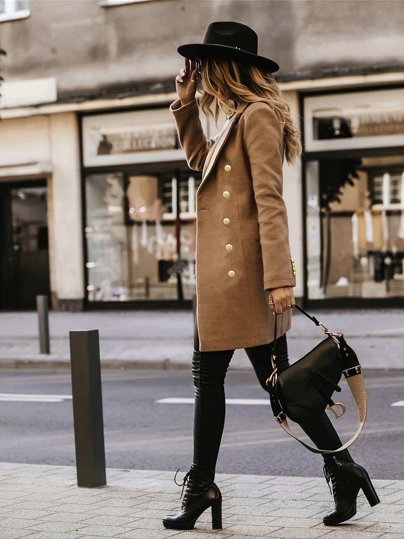 GR wool coat for a flattering fit