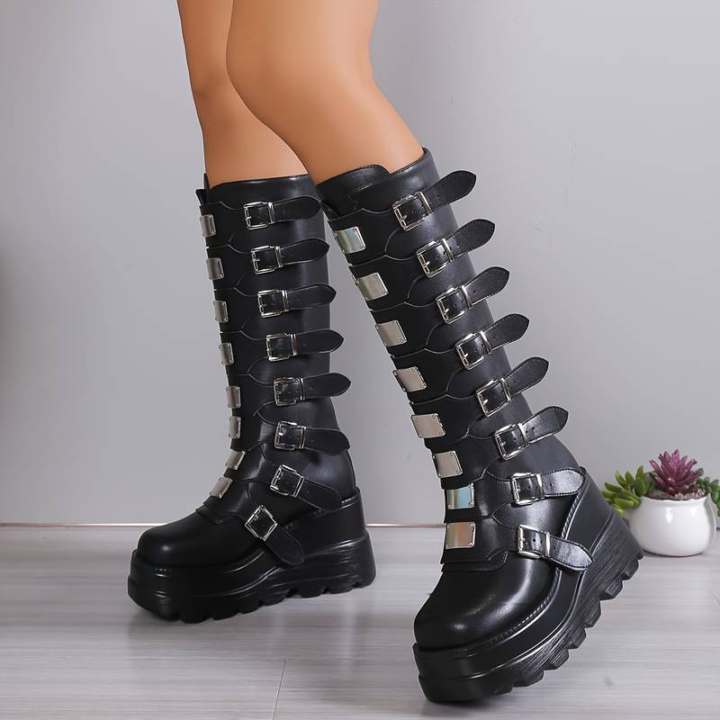 GR | Trendy platform boots with buckles